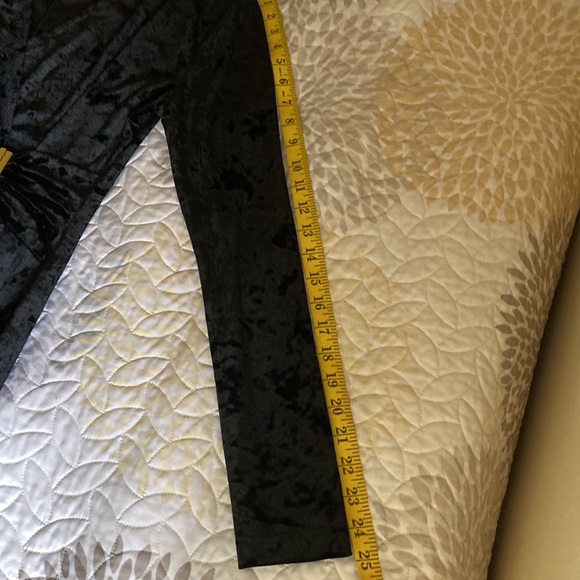 NWOT TROVARE’ bl velour crushed dress w/ gold clasp on waist. Chic. Medium. - Picture 9 of 10